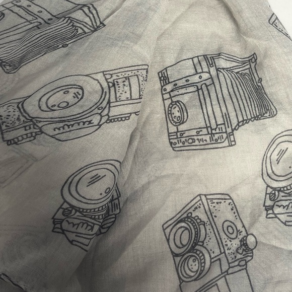 Women’s Scarf Camera Graphics - Picture 2 of 4